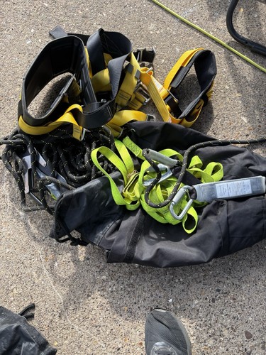 Ppe joblot climbing ladder - ppe,